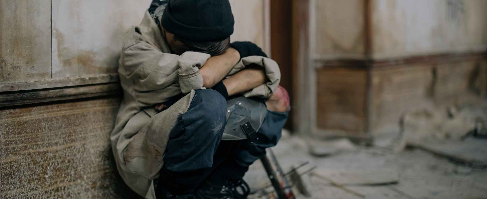 Foto referencial de un menor solo o en situación de minusvalía