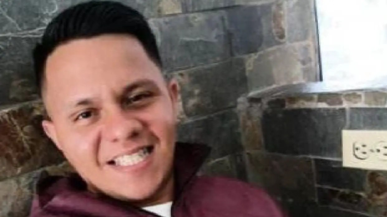 Fernando Velasco de 26 años y funcionario de la Policía Nacional, PNB (Foto cortesía Noti.Sucesos)