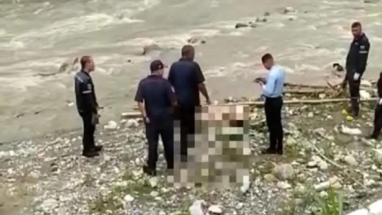 Autoridades policiales de Trujillo consiguieron el cadáver de una mujer en aguas del Río Motatán en Valera (Foto cortesía Diario Los Andes)