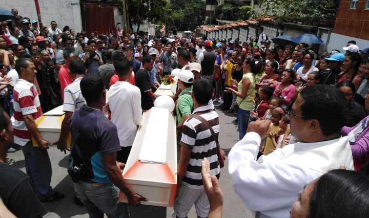 La niñez venezolana atraviesa un peligroso campo en el que los riesgos acechan a cada paso (Foto Carlos D'Hoy)