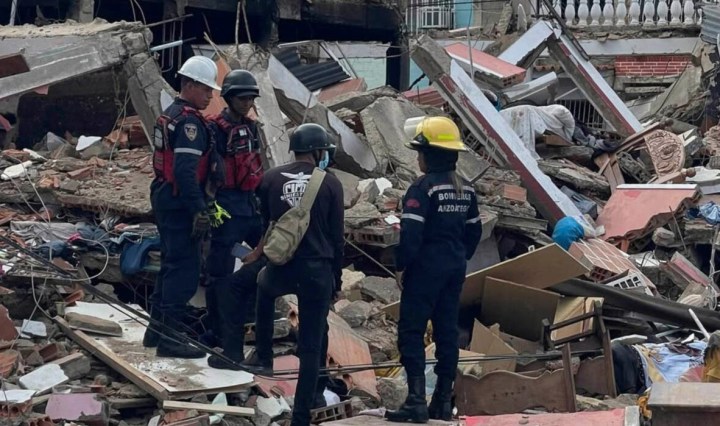 El gobernador de Anzoátegui se comprometió en brindar asistencia a los afectados (Foto cortesía)