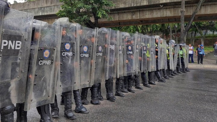 La desconfianza de la sociedad en sus cuerpos de seguridad es el resultado de años de corrupción, bajos salarios y falta de recursos (Foto cortesía)