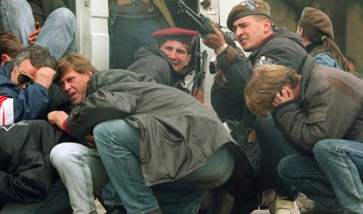 La llamada avenida de los francotiradores de Sarajevo, escenario de una masacre que se vendía al equivalente a unos 100.000 euros (Foto cortesía)