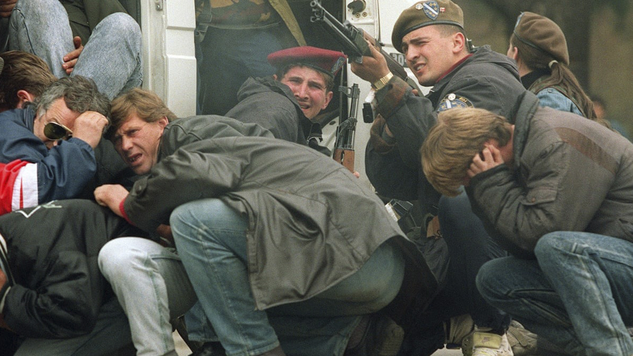 La llamada avenida de los francotiradores de Sarajevo, escenario de una masacre que se vendía al equivalente a unos 100.000 euros (Foto cortesía)