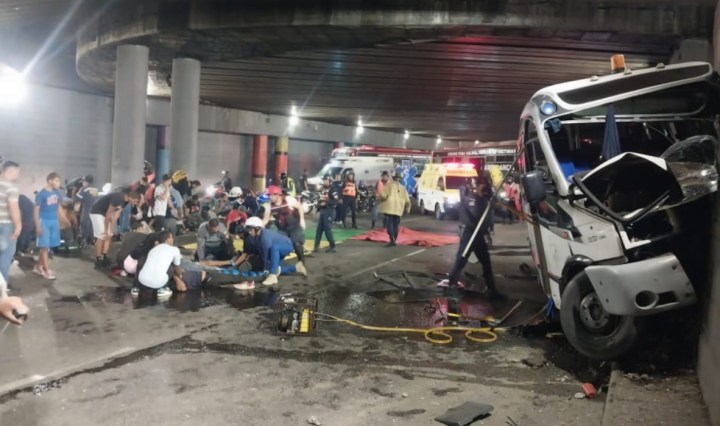 Asotránsito demanda que las autoridades dejen de multar solo por fallas en documentos y se concentren en penalizar el exceso de velocidad y la distracción, los verdaderos motores de la tragedia. CORTESÍA