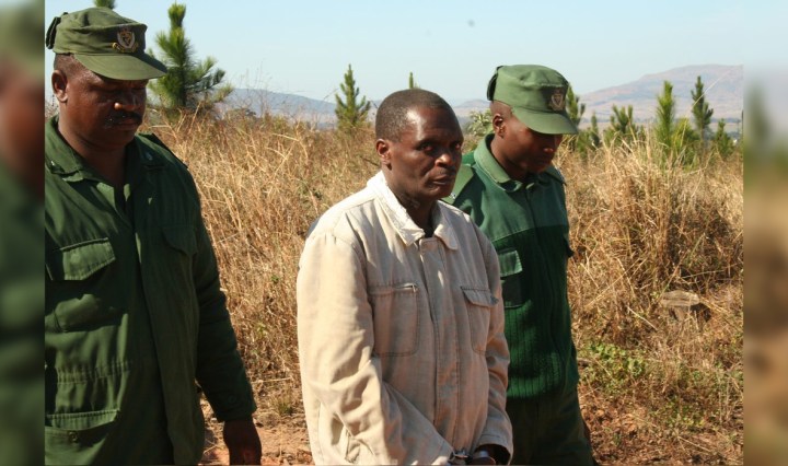 David Thabo Simelane, conocido como  "el Monstruo de Suazilandia" ,tras su detención. (Foto cortesía)