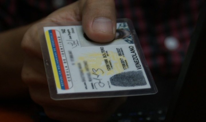 Los funcionarios policiales no pueden retener sus documentos de identidad Foto cortesía)